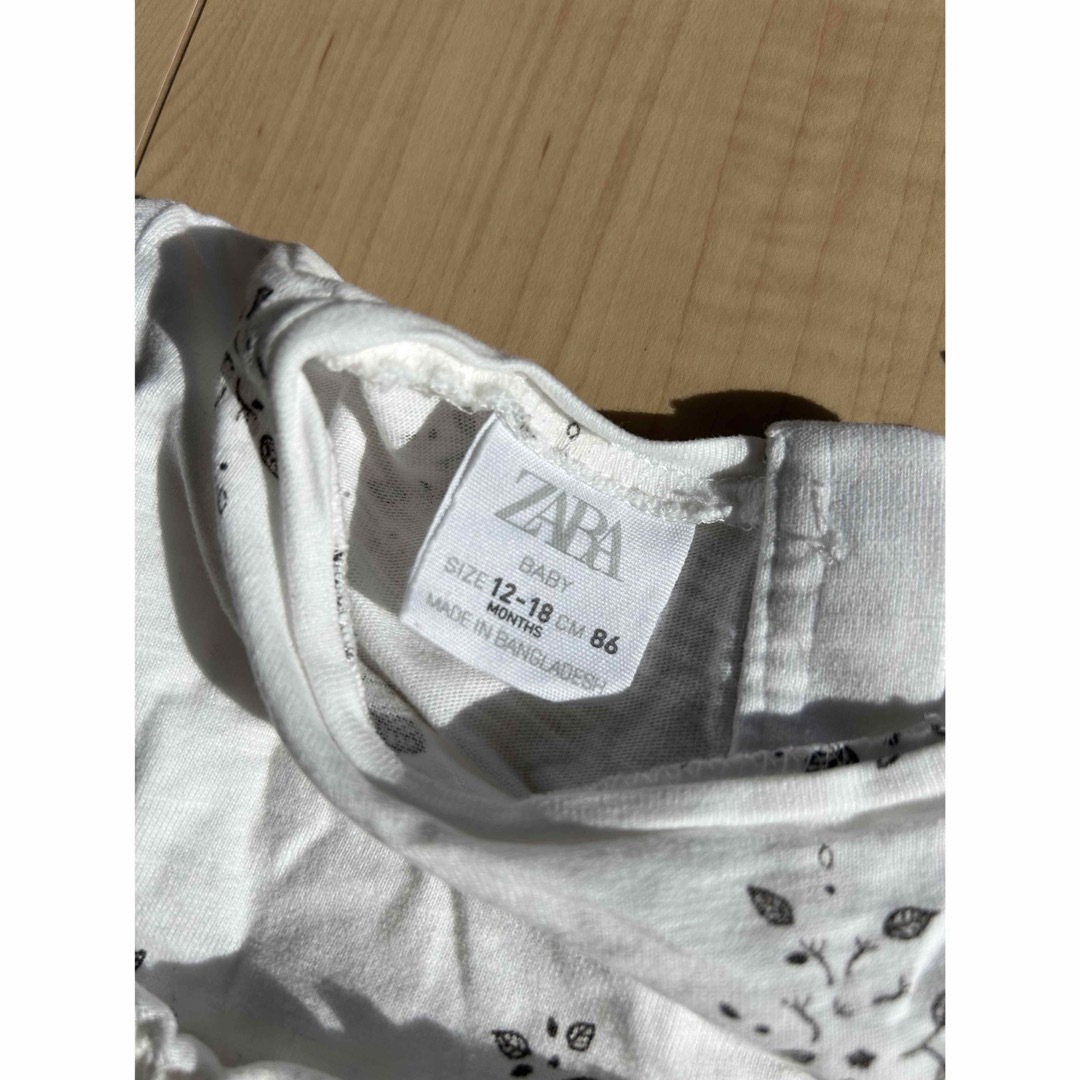 ZARA(ザラ)のZARA 86 花柄トップス キッズ/ベビー/マタニティのベビー服(~85cm)(シャツ/カットソー)の商品写真