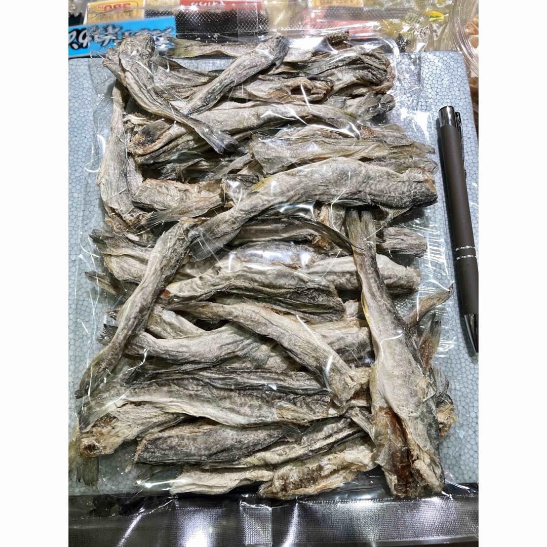 珍味 硬めまるかじり氷下魚（こまい）北海道根室産　別名：寒海（かんかい） 食品/飲料/酒の加工食品(乾物)の商品写真