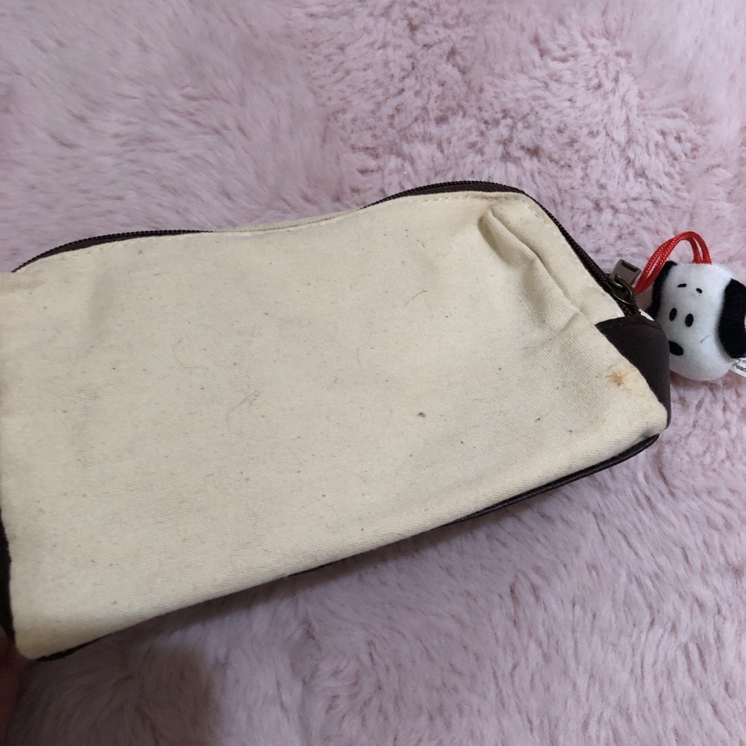 SNOOPY(スヌーピー)のDaily russetｘPEANUSポーチ エンタメ/ホビーのおもちゃ/ぬいぐるみ(キャラクターグッズ)の商品写真