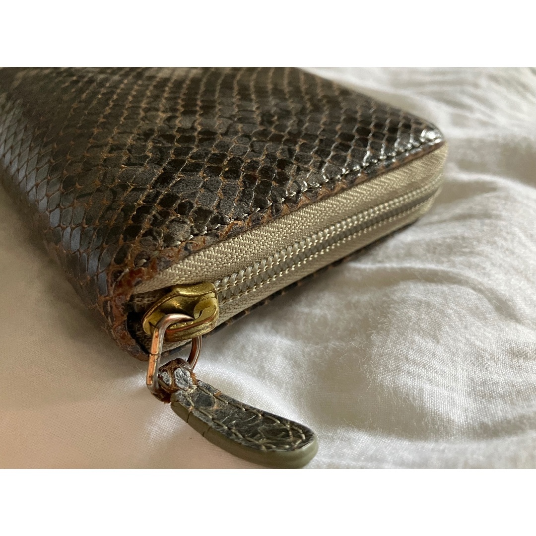 Vivienne Westwood(ヴィヴィアンウエストウッド)のヴィヴィアンウエストウッド　長財布 ラウンドファスナー パイソン柄 蛇柄 レディースのファッション小物(財布)の商品写真