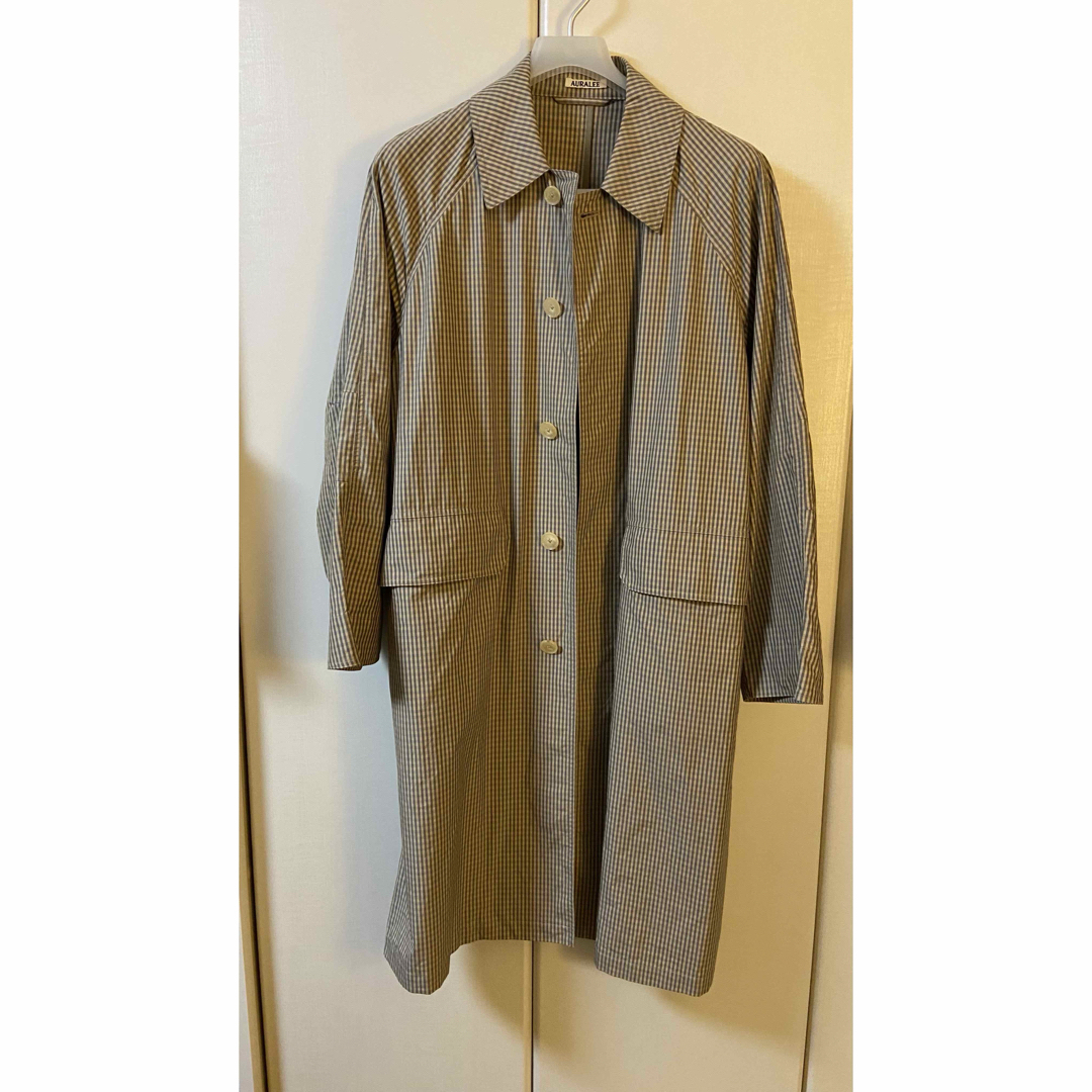 AURALEE(オーラリー)の最安値 FINX WEATHER CLOTH CHECK COAT メンズのジャケット/アウター(ステンカラーコート)の商品写真