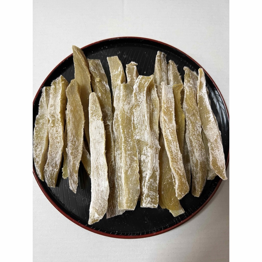 天日干し乾燥　無添加　低カロリー　ホクホク系　訳あり　角切り干し芋箱込み1kg 食品/飲料/酒の食品(野菜)の商品写真