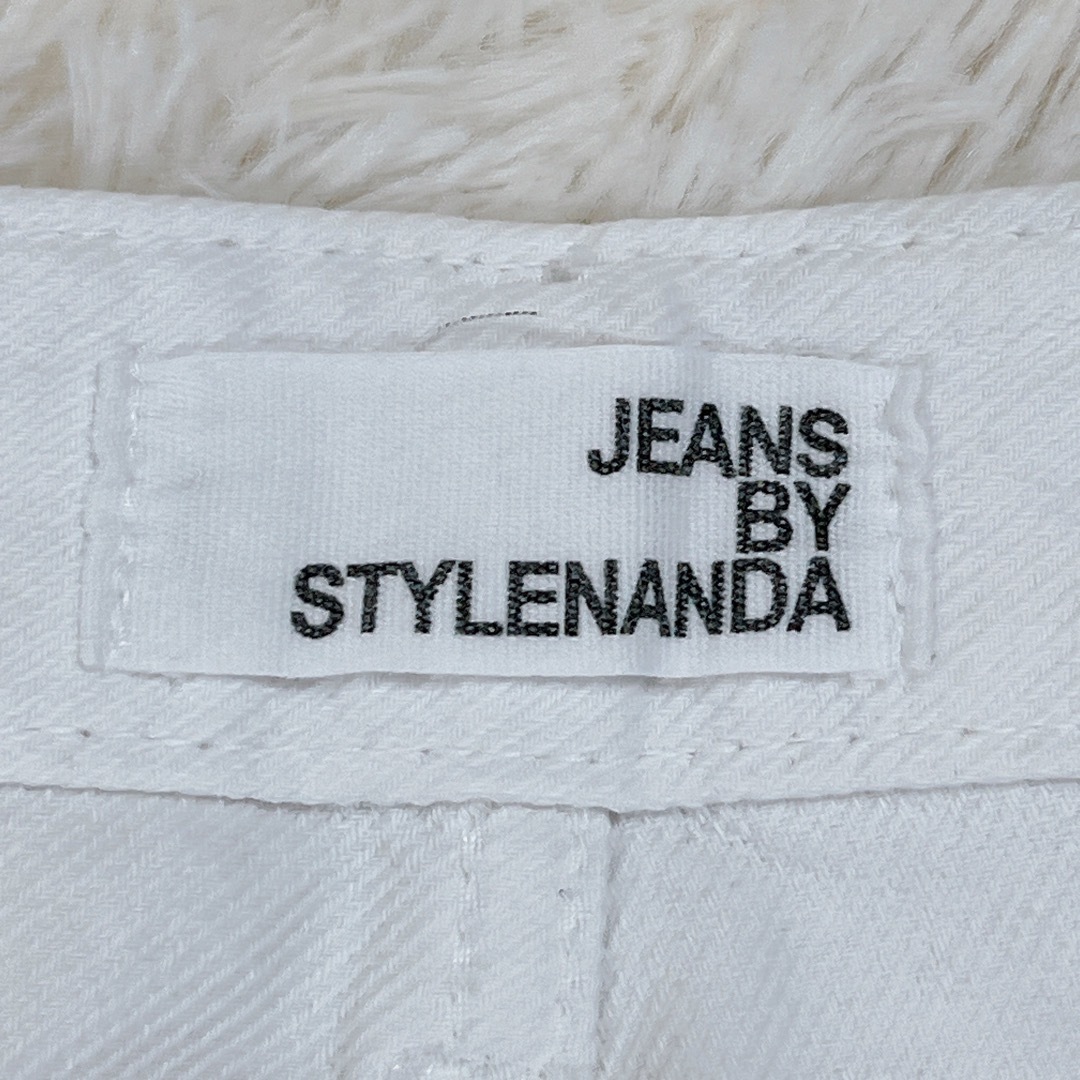 STYLENANDA(スタイルナンダ)のSTYLENANDA ホワイトデニム ハイウエスト ゆったり ワイドパンツ レディースのパンツ(デニム/ジーンズ)の商品写真