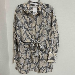 H&M - 蛇柄シャツ