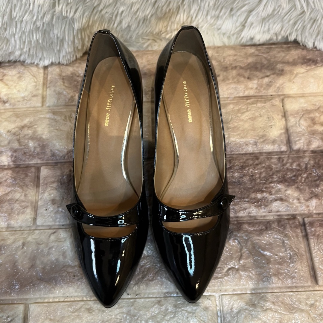 新品　neue diffusion エナメル　パンプス　25cm 日本製 レディースの靴/シューズ(ハイヒール/パンプス)の商品写真
