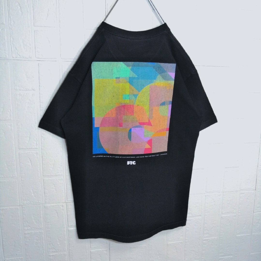 FTC(エフティーシー)の《FTC /エフティーシー》レインボーロゴ　バックプリント　Tシャツ　半袖　黒 メンズのトップス(Tシャツ/カットソー(半袖/袖なし))の商品写真