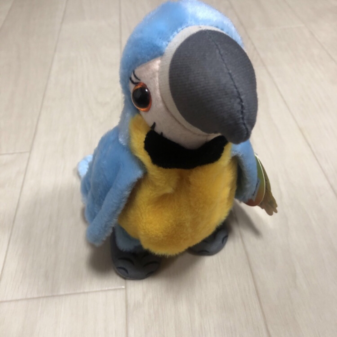 ★タグ付き新品未使用★トコトコあるく！おしゃべりまねっこインコ★ エンタメ/ホビーのおもちゃ/ぬいぐるみ(ぬいぐるみ)の商品写真