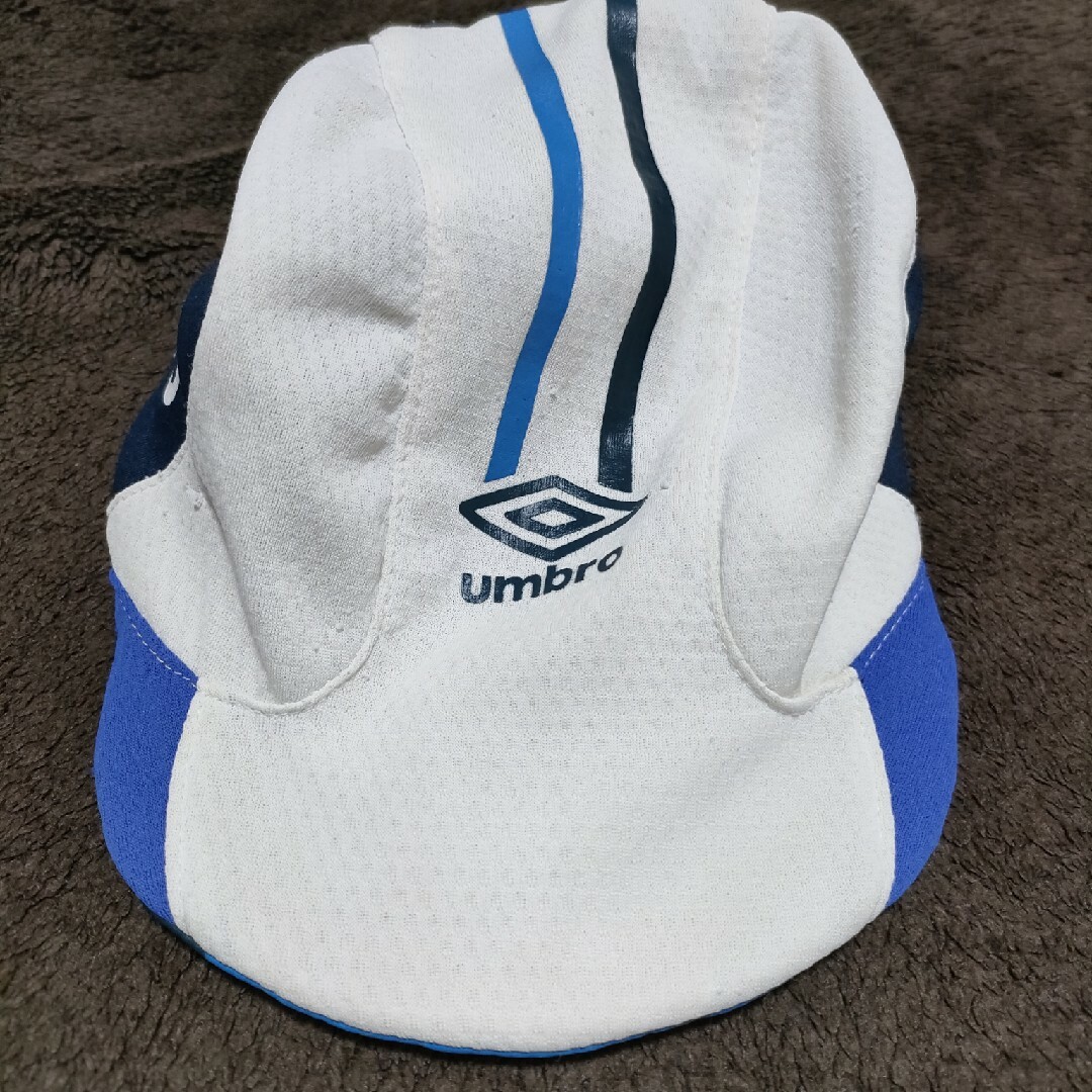 UMBRO(アンブロ)のUmbroサッカー帽子 スポーツ/アウトドアのサッカー/フットサル(ウェア)の商品写真