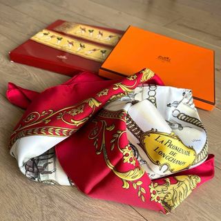 エルメス(Hermes)のエルメス　カレ90　大判シルクスカーフ　レッド系　ロンシャンへの散歩(バンダナ/スカーフ)