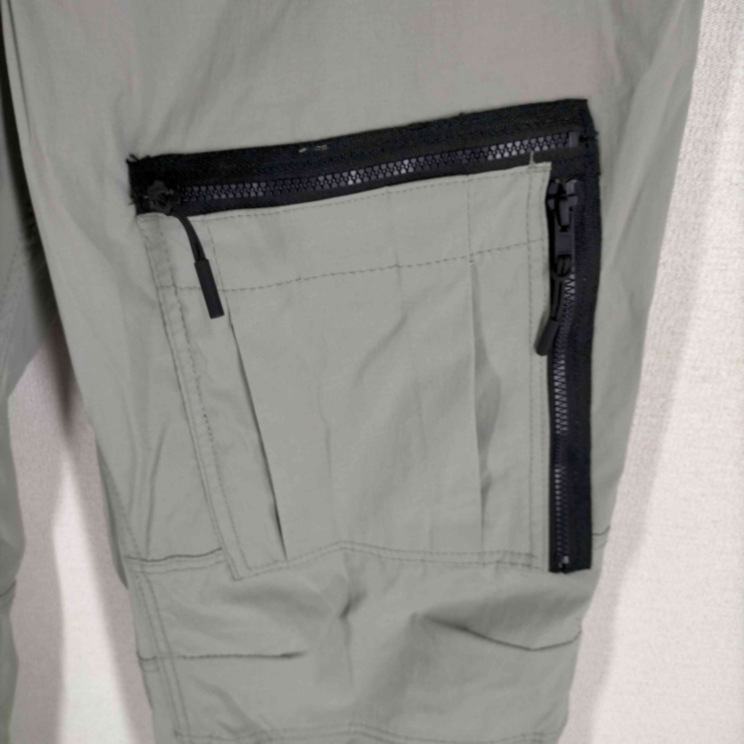 H&M(エイチアンドエム)のH&M(エイチアンドエム) マルチポケット ナイロンパンツ メンズ パンツ メンズのパンツ(その他)の商品写真