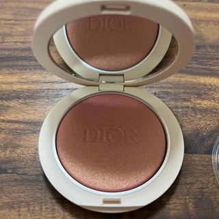 Dior - ディオールスキンフォーエバー　クチュールルミナイザー 06 CORAL GLOW