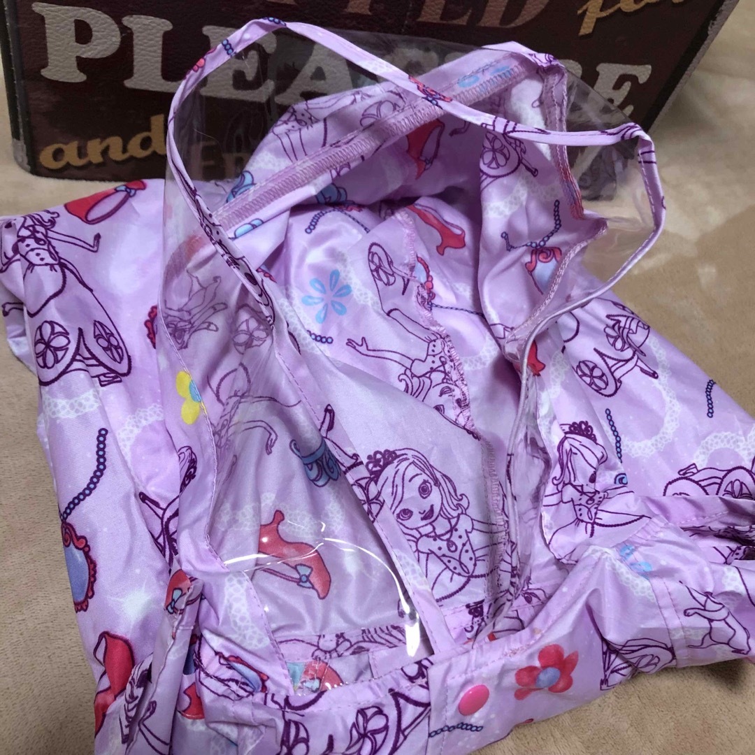 Disney(ディズニー)のDisney ラプンツェル レインコート 女の子 女児 120 紫 パープル キッズ/ベビー/マタニティのキッズ服女の子用(90cm~)(コート)の商品写真
