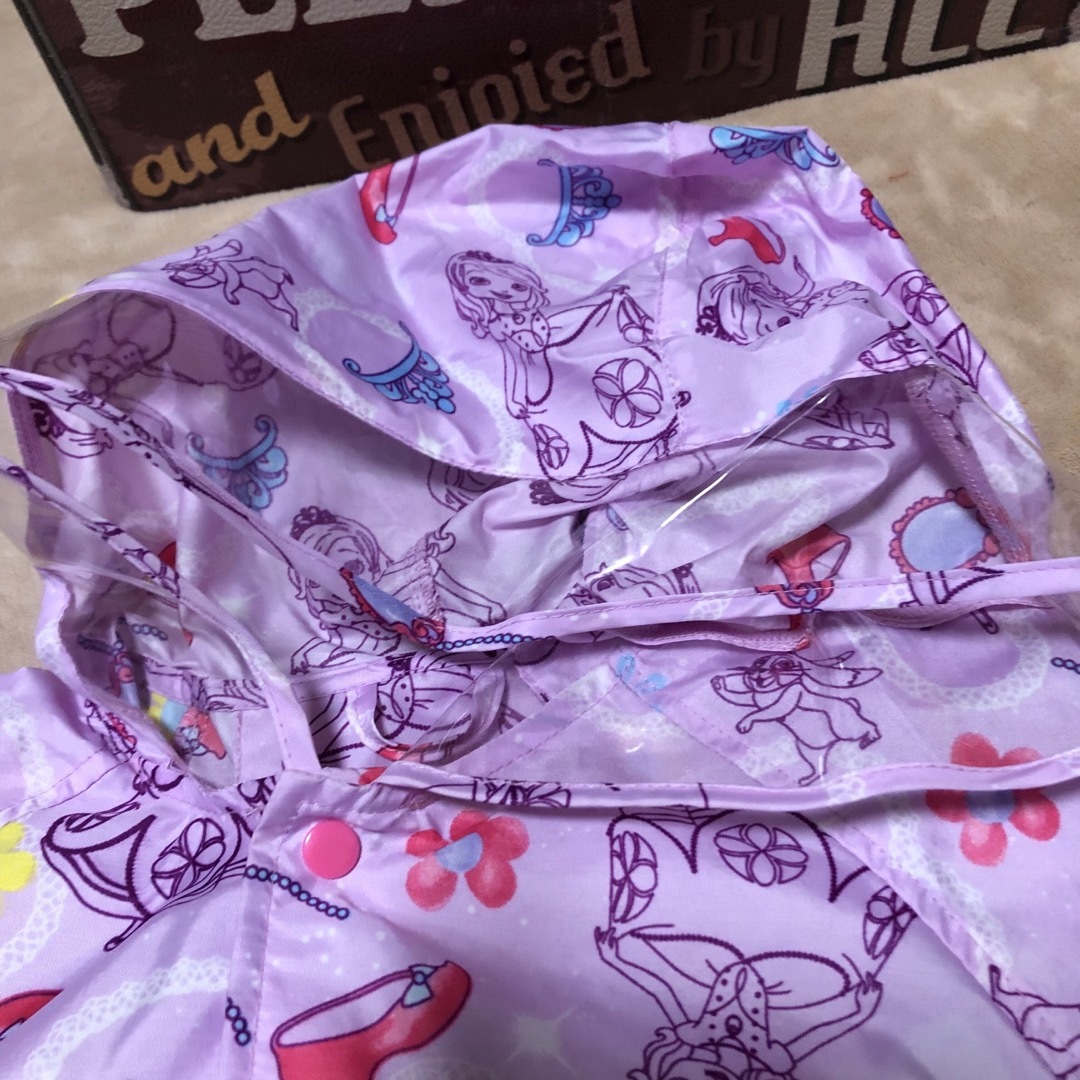 Disney(ディズニー)のDisney ラプンツェル レインコート 女の子 女児 120 紫 パープル キッズ/ベビー/マタニティのキッズ服女の子用(90cm~)(コート)の商品写真