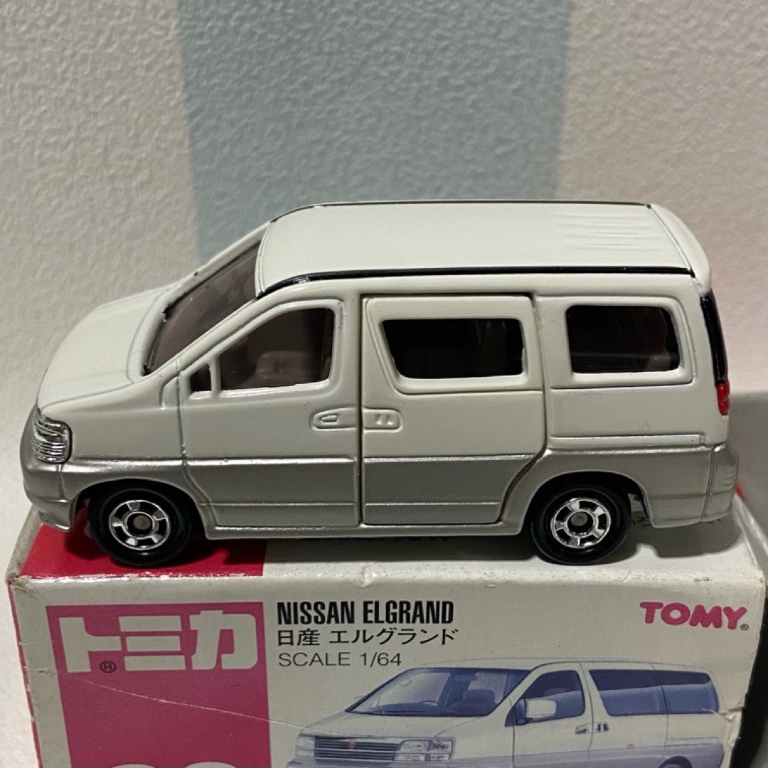 Takara Tomy(タカラトミー)のトミカ 89 日産エルグランド 廃盤 箱難有 エンタメ/ホビーのおもちゃ/ぬいぐるみ(ミニカー)の商品写真