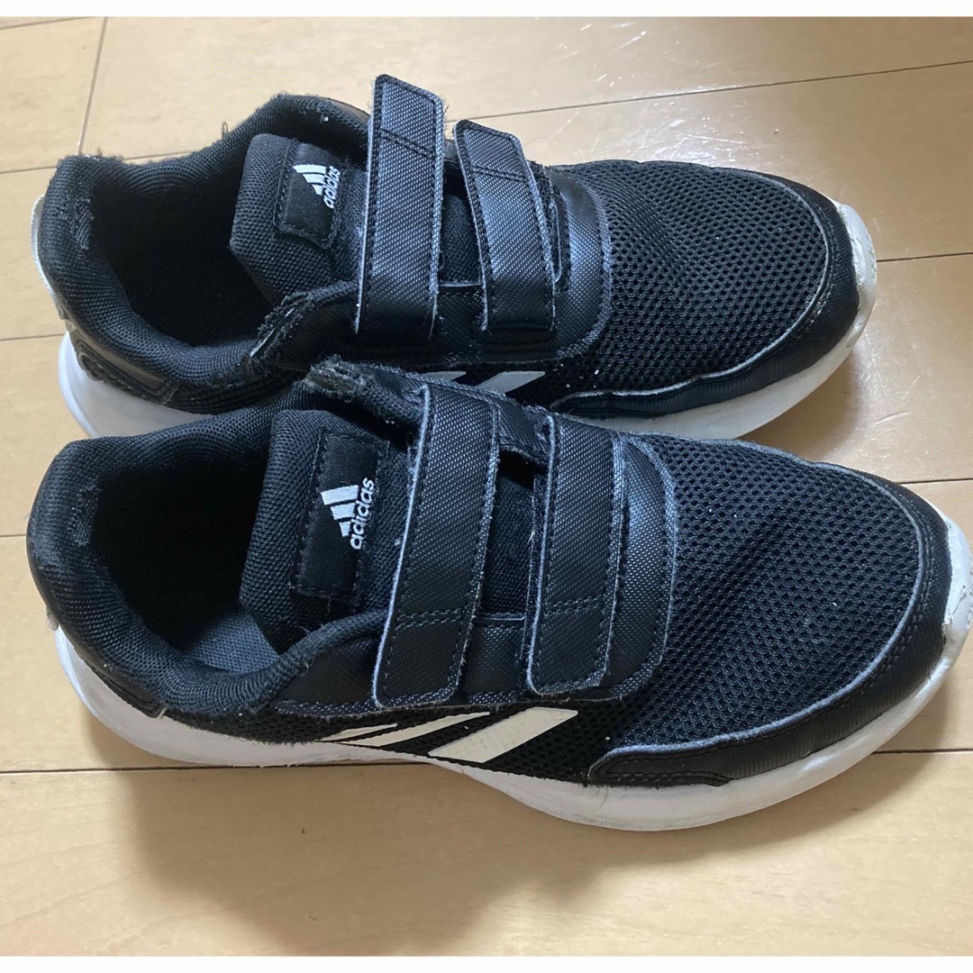 adidas(アディダス)のadidas アディダス ユニセックス ベルクロ スニーカー 21.5cm  キッズ/ベビー/マタニティのキッズ靴/シューズ(15cm~)(スニーカー)の商品写真