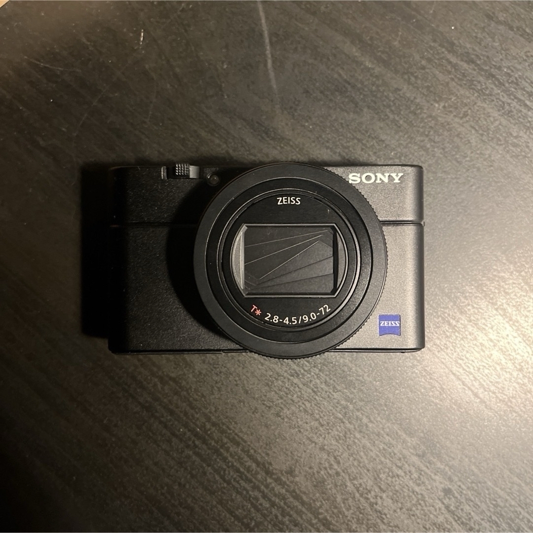 SONY(ソニー)の SONY Cyber-shot DSC-RX100M6（RX100VI）  スマホ/家電/カメラのカメラ(コンパクトデジタルカメラ)の商品写真