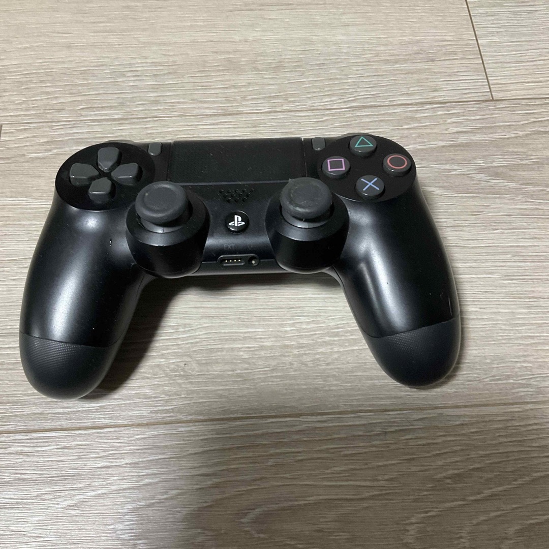 SONY(ソニー)のSONY PlayStation4 本体 CUH-2000AB01 500GB エンタメ/ホビーのゲームソフト/ゲーム機本体(家庭用ゲーム機本体)の商品写真