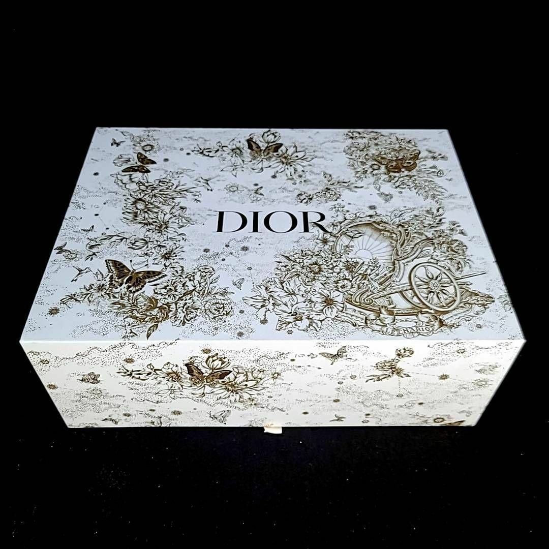 Christian Dior(クリスチャンディオール)の★ 未使用 ◆ ディオール　キャンドルホルダー　サレント　シルバー　2台　箱つき インテリア/住まい/日用品のインテリア小物(置物)の商品写真