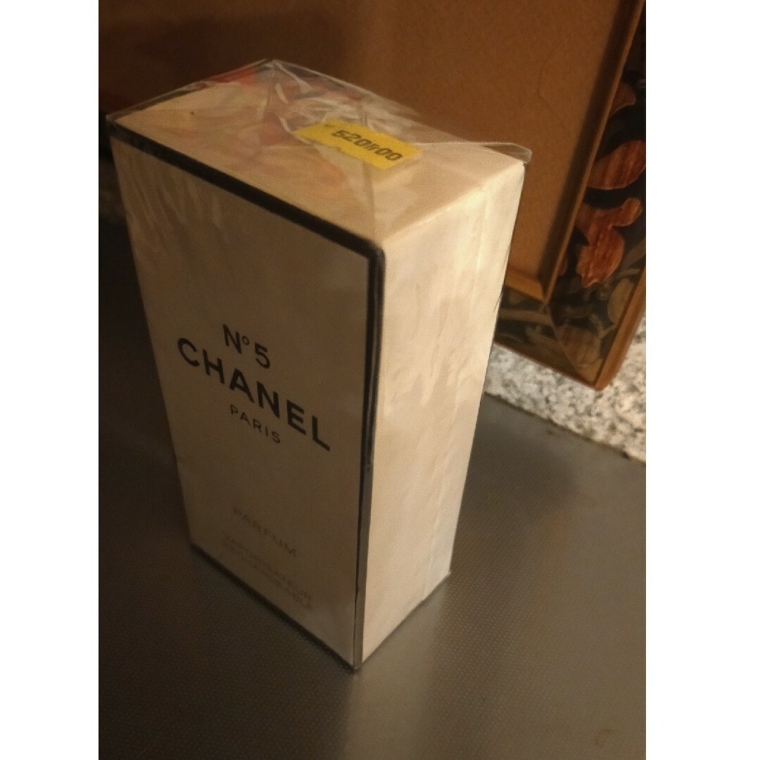 CHANEL(シャネル)のシャネル５番『ピュア・パルファム』15ml未開箱品 コスメ/美容の香水(香水(女性用))の商品写真
