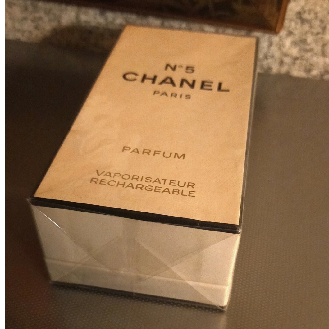 CHANEL(シャネル)のシャネル５番『ピュア・パルファム』15ml未開箱品 コスメ/美容の香水(香水(女性用))の商品写真