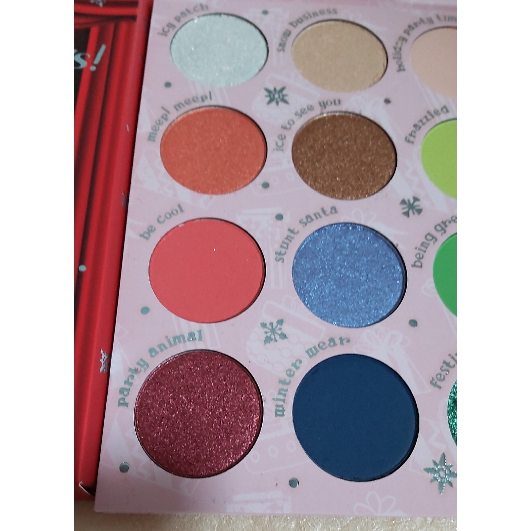 colourpop(カラーポップ)の【未使用※】カラーポップ　アイシャドウパレットHolidays! Holiday コスメ/美容のベースメイク/化粧品(アイシャドウ)の商品写真