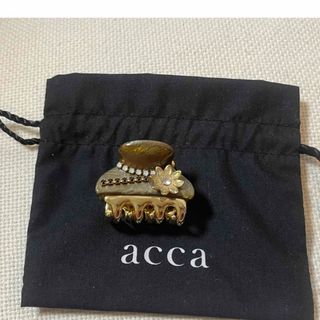 アッカ(acca)のacca ダブルストーンフラワークリップ(バレッタ/ヘアクリップ)