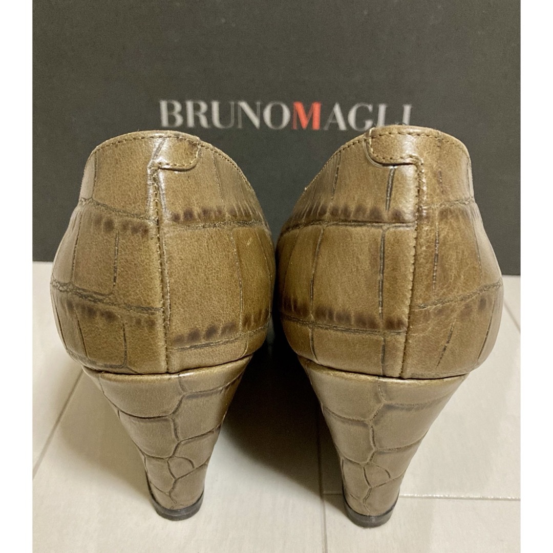 BRUNOMAGLI(ブルーノマリ)の未使用品　百貨店で購入　本革　パンプス　ヒール高7㎝　卒業式　入学式　セレモニー レディースの靴/シューズ(ハイヒール/パンプス)の商品写真