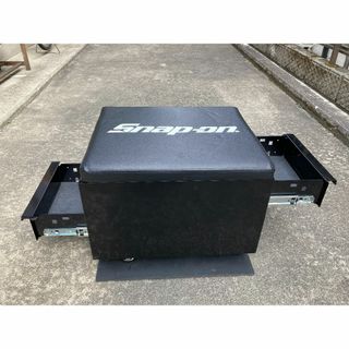 Snap on シートクリーパー　工具箱　ブラック(工具)