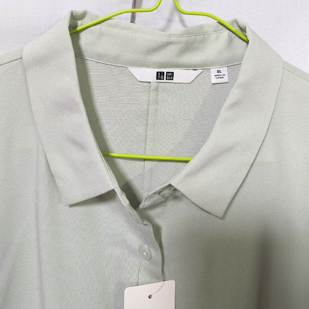 UNIQLO(ユニクロ)の新品 未使用 ユニクロ レーヨンブラウス 半袖 XL ライトグリーン レディースのトップス(シャツ/ブラウス(半袖/袖なし))の商品写真