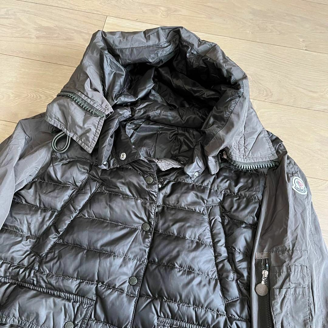 MONCLER(モンクレール)のモンクレール　sacai　コラボ　SACHIYO　ダウンジャケット　コート　２ レディースのジャケット/アウター(ダウンジャケット)の商品写真