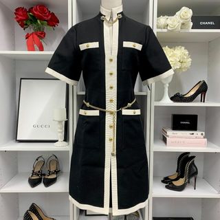 Gucci - 8061 未使用 グッチ タイガーチェーン ベルト付き 半袖 ワンピース