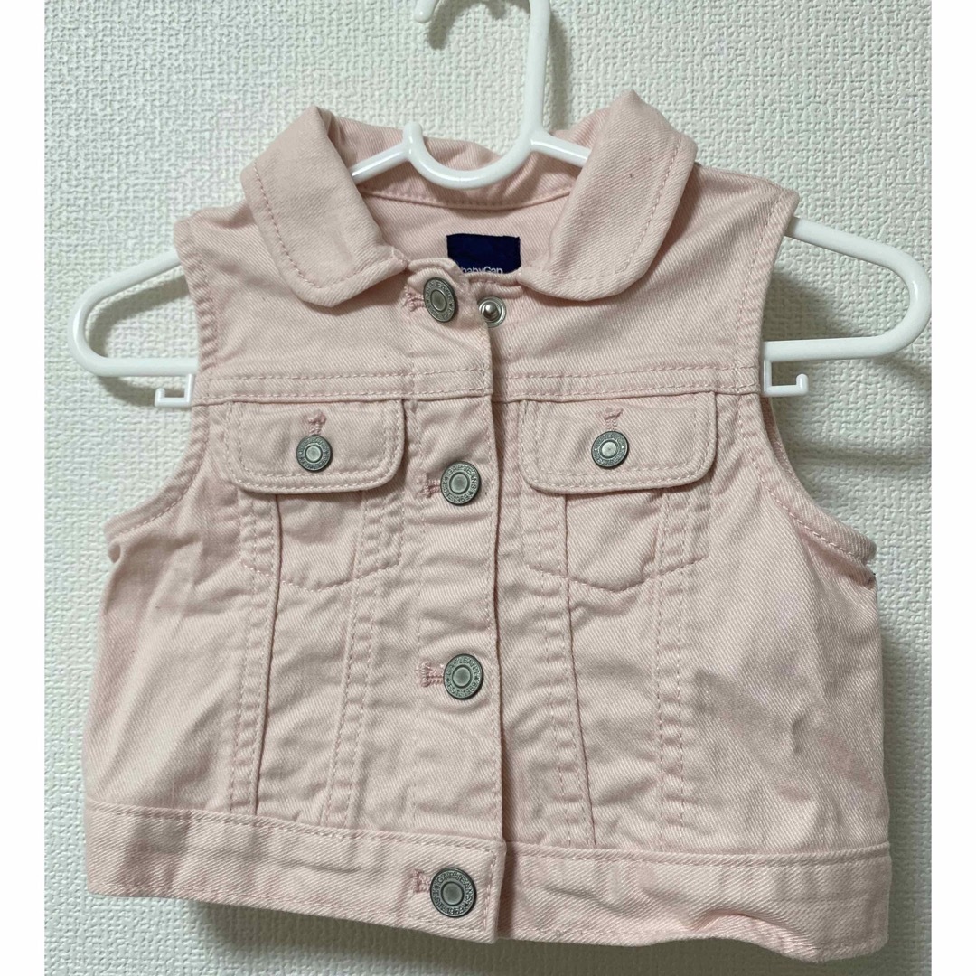 babyGAP(ベビーギャップ)のbabygap 18-24m デニムベスト キッズ/ベビー/マタニティのキッズ服女の子用(90cm~)(ジャケット/上着)の商品写真