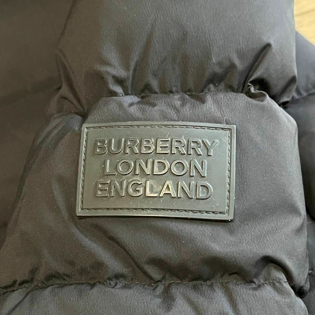 BURBERRY(バーバリー)のバーバリー　現行モデル　ロング丈　ダウンコート　黒　ブラック　Mサイズ　ロゴ レディースのジャケット/アウター(ダウンジャケット)の商品写真