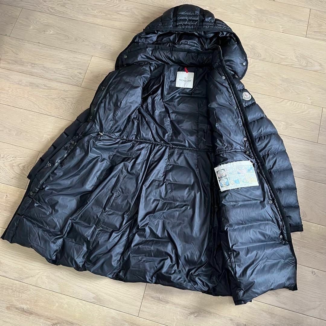 MONCLER(モンクレール)のモンクレール　ダウンコート　HERMINE　エルミンヌ　ブラック　黒　００サイズ レディースのジャケット/アウター(ダウンジャケット)の商品写真