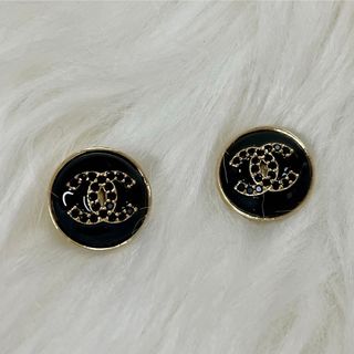 CHANEL - シャネル♡ ココマーク ヴィンテージ♡ボタン風 ピアス　黒