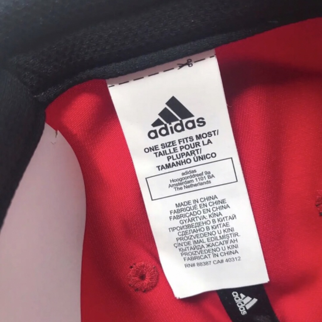 adidas(アディダス)のレア【新品】USA アディダス キャップ 赤 FC バイエルン ミュンヘン メンズの帽子(キャップ)の商品写真
