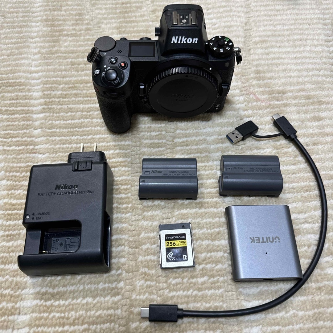 Nikon(ニコン)のNikon Z6 + cfexpress type b 256GB スマホ/家電/カメラのカメラ(ミラーレス一眼)の商品写真