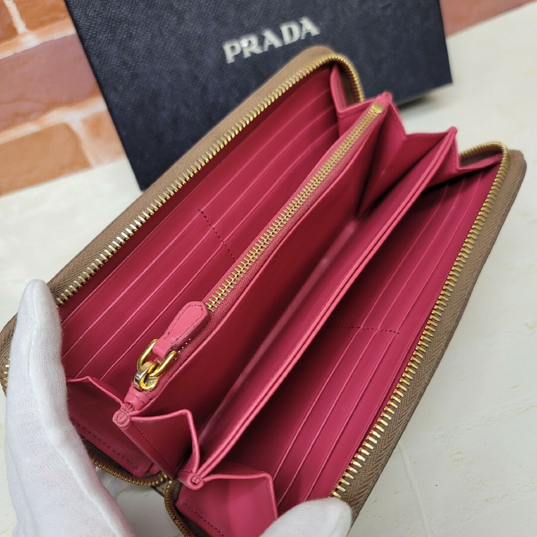 PRADA(プラダ)の希少PRADA☆鑑定済☆DAINO COLOUR バイカラ－ プラダ財布 レディースのファッション小物(財布)の商品写真