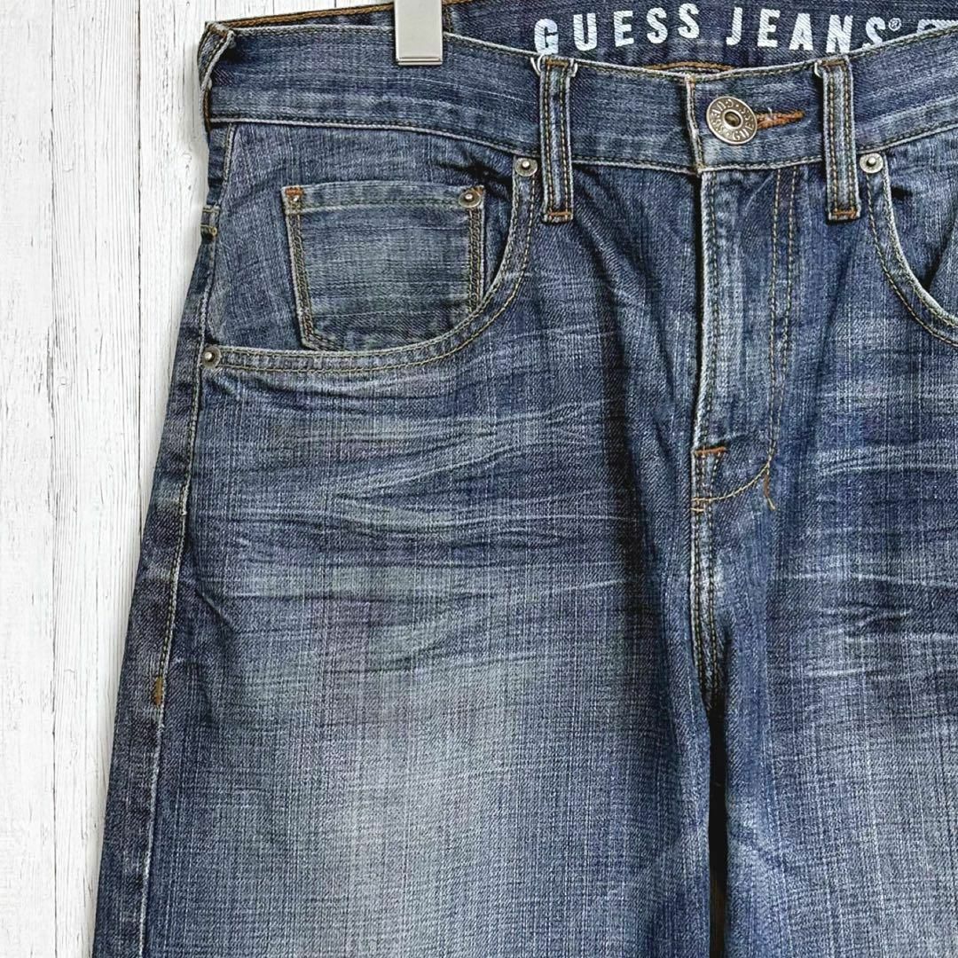 GUESS(ゲス)のゲス　メキシコ製　デニム　ジーンズ　ジーパン　ヒゲ　32/32　アウトレット メンズのパンツ(デニム/ジーンズ)の商品写真