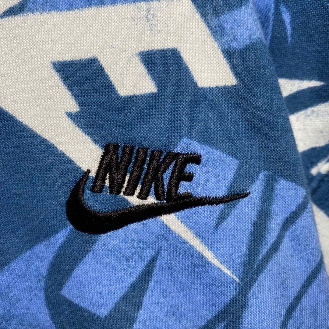 NIKE(ナイキ)のナイキパーカー　総柄　XXL クレイジーパターン　刺繍ロゴ　ナイキ　パーカー古着 メンズのトップス(パーカー)の商品写真