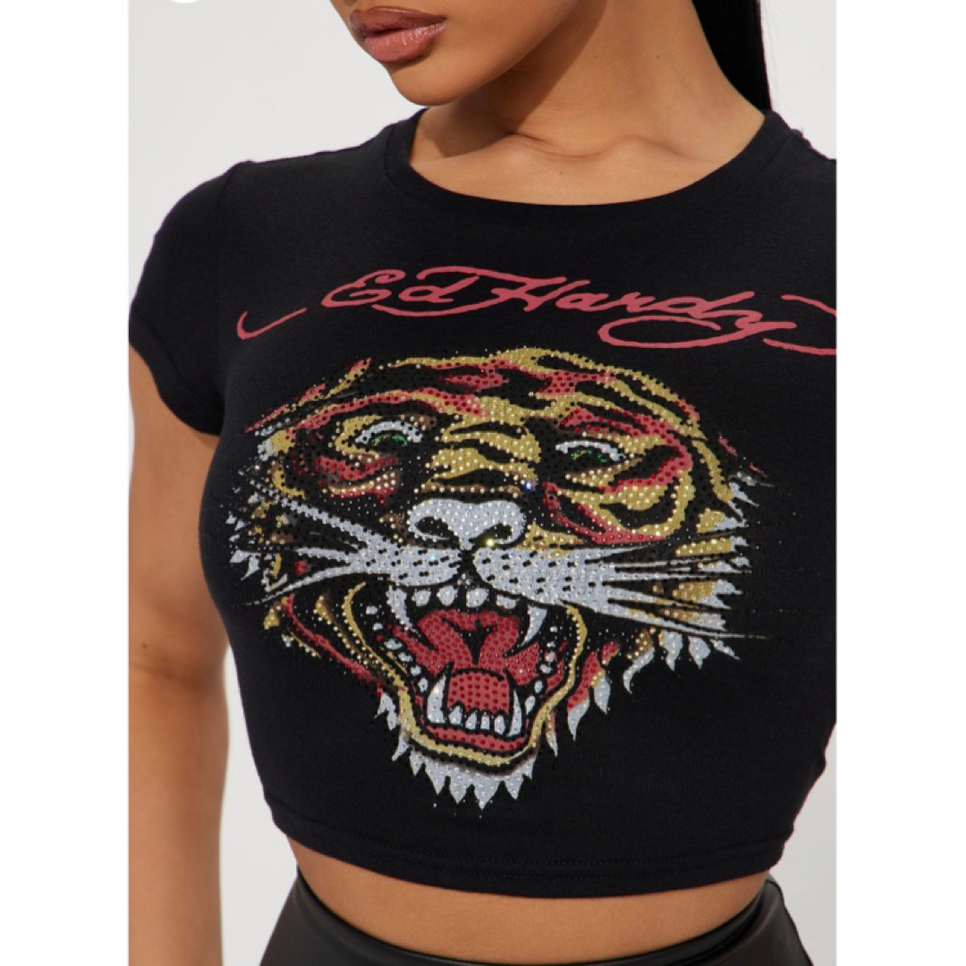 Ed Hardy(エドハーディー)の【タグ付き新品 M〜L】エドハーディー ショート丈Tシャツ レディースのトップス(Tシャツ(半袖/袖なし))の商品写真