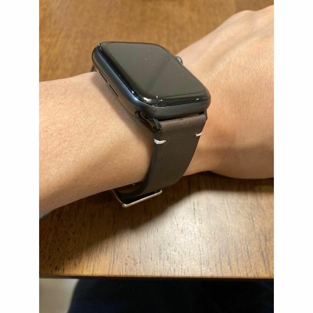 Apple(アップル)の【2色レザーベルト付き】Apple Watch SE GPS【完備セット】 メンズの時計(その他)の商品写真