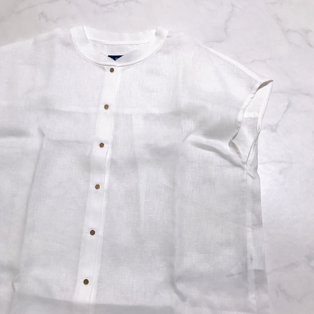 SHIPS(シップス)の新品未使用　SHIPS  テレデランカットオフカラーシャツ　M 白色　リネン レディースのトップス(シャツ/ブラウス(半袖/袖なし))の商品写真