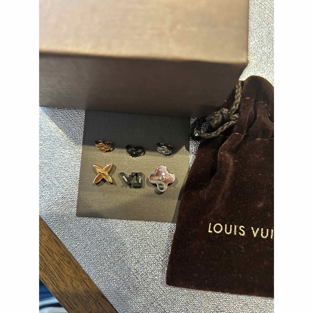 LOUIS VUITTON(ルイヴィトン)の#ルイ・ヴィトン ブックルドレイユ ラブレターズ ピアス#3点セット レディースのアクセサリー(ピアス)の商品写真