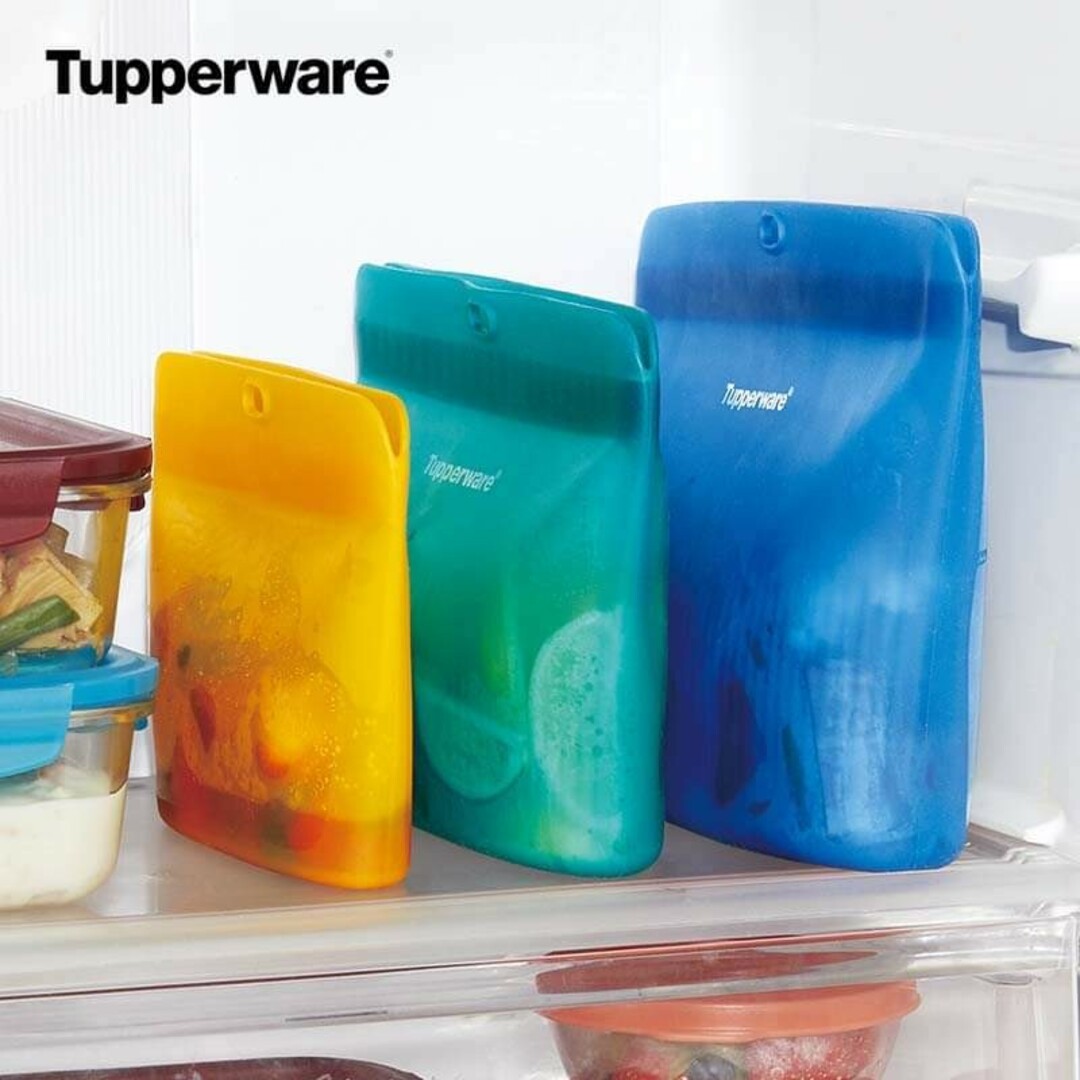 TupperwareBrands(タッパーウェア)のTupperwareシリコンバッグMサイズ インテリア/住まい/日用品のキッチン/食器(調理道具/製菓道具)の商品写真