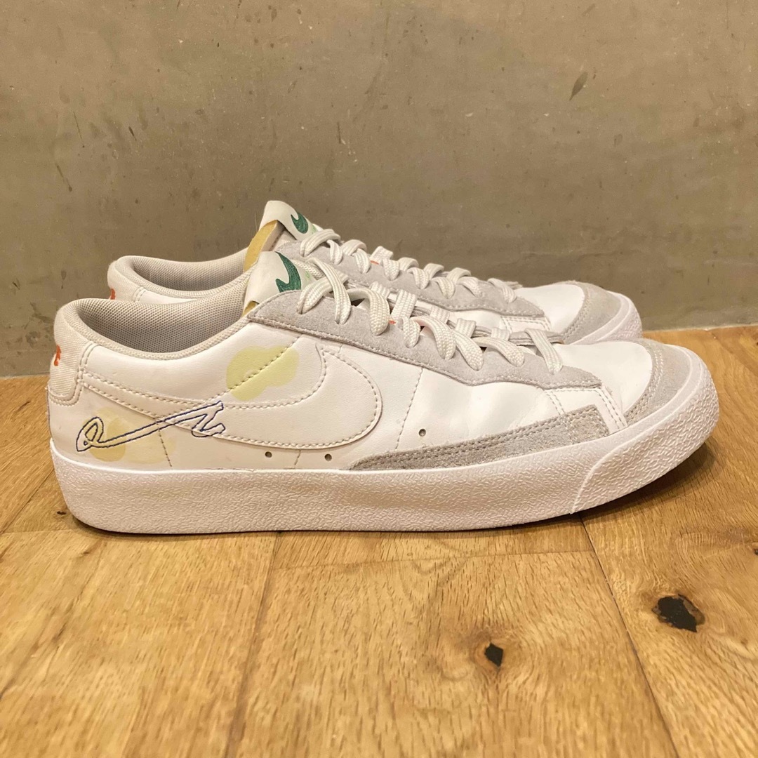 NIKE(ナイキ)のNike Blazer Low 77 Flyleather スニーカー　メンズ メンズの靴/シューズ(スニーカー)の商品写真