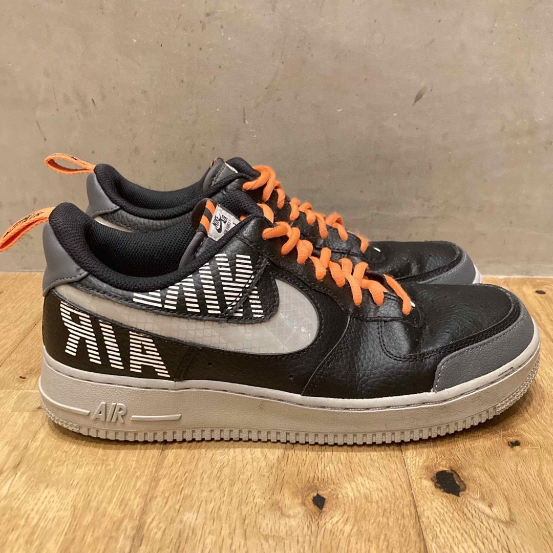 NIKE(ナイキ)のNIKE ナイキ AIR FORCE 1 07 LV8 2 スニーカー　ブラック メンズの靴/シューズ(スニーカー)の商品写真