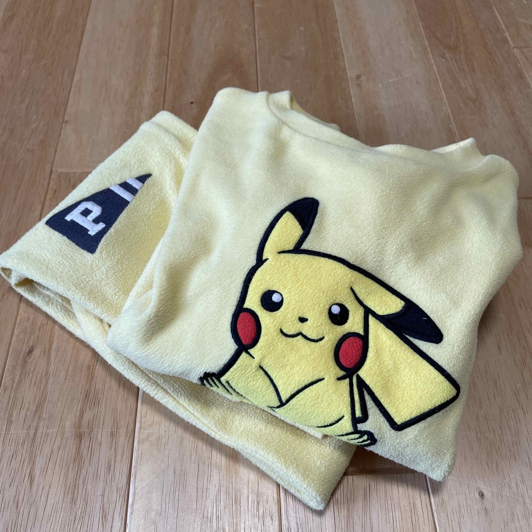 GU(ジーユー)のＧＵ　ポケモン　ピカチュウ  フリース　ルームウェア　140 キッズ/ベビー/マタニティのキッズ服男の子用(90cm~)(パジャマ)の商品写真