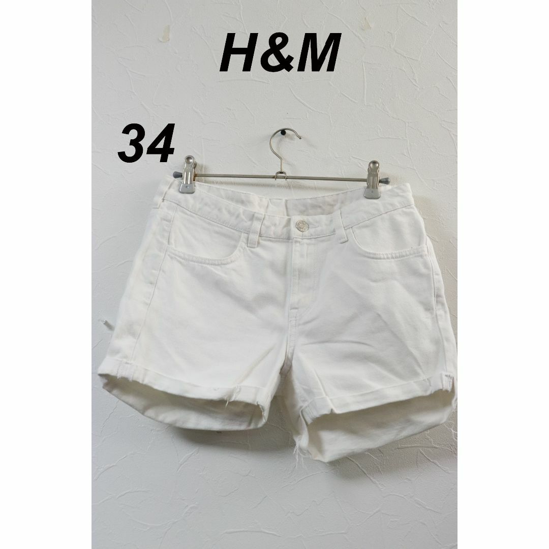 H&M(エイチアンドエム)のプロフ必読H&Mホワイトショートデニムパンツ/かわいい♪34 レディースのパンツ(ショートパンツ)の商品写真