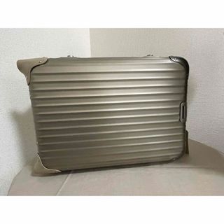 リモワ(RIMOWA)の【週末価格】廃盤　入手困難品　リモワ RIMOWA チタニウム 機内okトパーズ(トラベルバッグ/スーツケース)